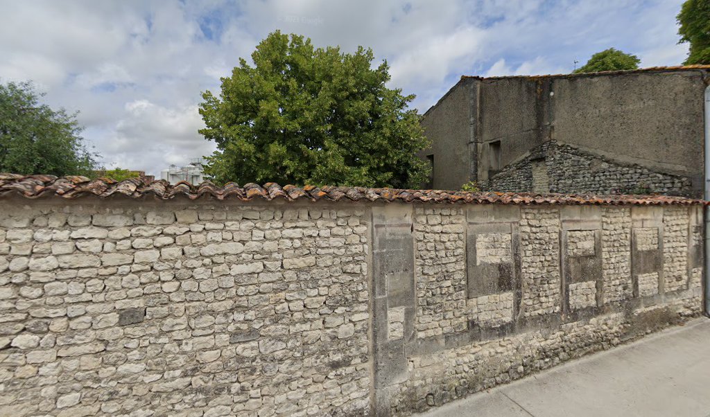 Retrouvez toutes les informations de contacts et horaires d&rsquo;ouverture pour La Poste Agence Communale ANGEAC CHAMPAGNE Mairie situé à Angeac champagne dans le département Charente (16). Pour effectuer envoyer vos colis (colissimo, chronopost, suivi colis), une gestion bancaire (banque postal, [&hellip;]