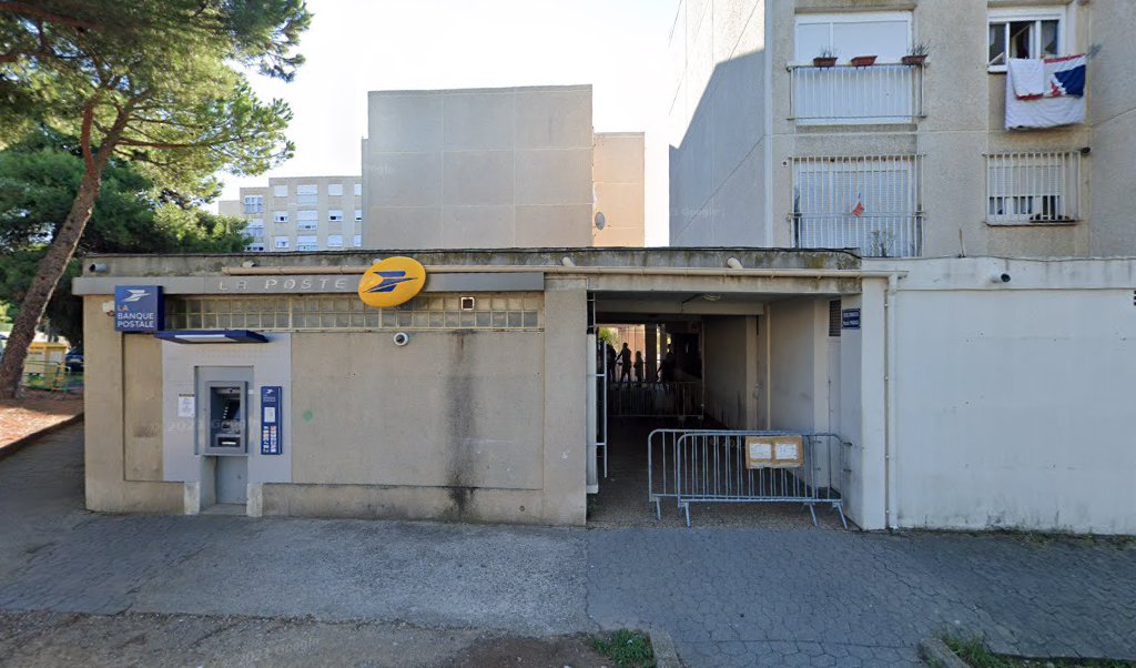 Retrouvez toutes les informations de contacts et horaires d&rsquo;ouverture pour La Poste BEZIERS LA DEVEZE situé à Beziers dans le département Hérault (34). Pour effectuer envoyer vos colis (colissimo, chronopost, suivi colis), une gestion bancaire (banque postal, French Bank), votre [&hellip;]