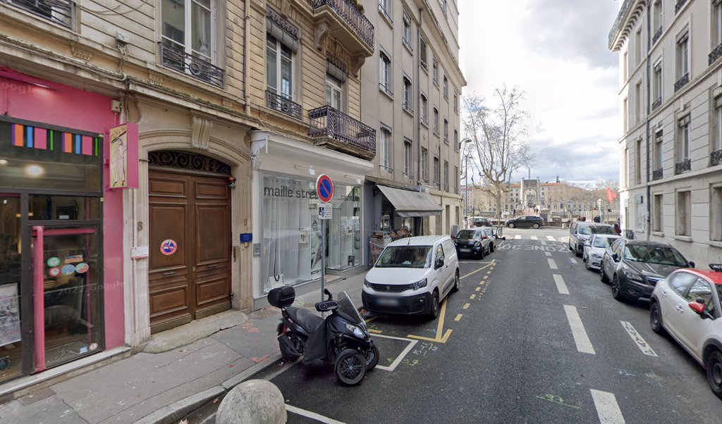 Retrouvez toutes les informations de contacts et horaires d&rsquo;ouverture pour Relais Pickup VIVAL situé à Lyon dans le département Rhône (69). Pour effectuer envoyer vos colis (colissimo, chronopost, suivi colis), une gestion bancaire (banque postal, French Bank), votre courrier (suivi [&hellip;]