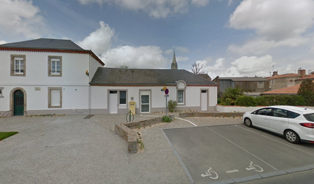 Retrouvez toutes les informations de contacts et horaires d&rsquo;ouverture pour La Poste Agence Communale ST PHILBERT DE BOUAINE Mairie situé à St philbert de bouaine dans le département Vendée (85). Pour effectuer envoyer vos colis (colissimo, chronopost, suivi colis), une [&hellip;]