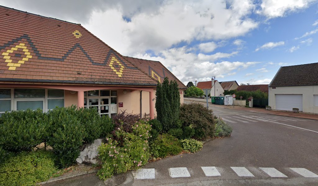 Retrouvez toutes les informations de contacts et horaires d&rsquo;ouverture pour La Poste Agence Communale POUILLY SUR SAONE Mairie situé à Pouilly sur saone dans le département Côte-d&rsquo;Or (21). Pour effectuer envoyer vos colis (colissimo, chronopost, suivi colis), une gestion bancaire [&hellip;]