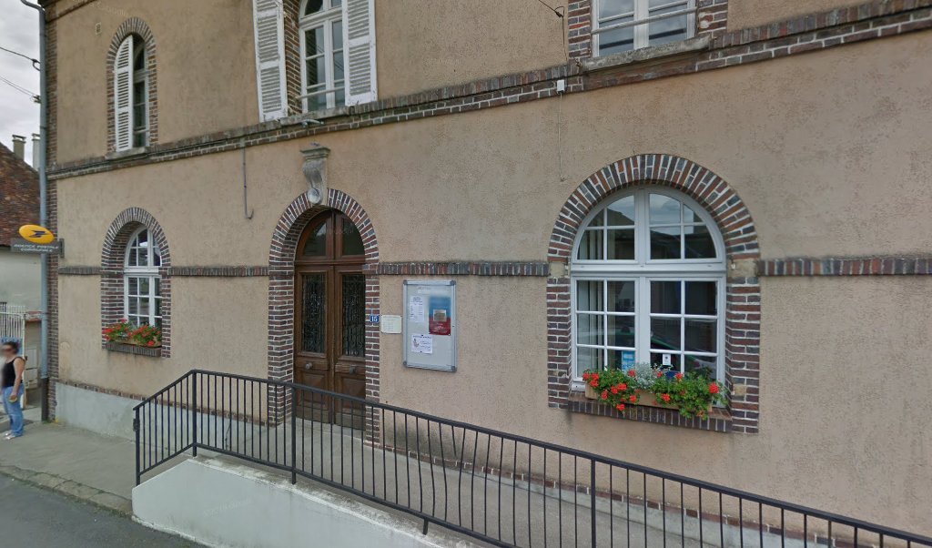 Retrouvez toutes les informations de contacts et horaires d&rsquo;ouverture pour La Poste Agence Communale ST AUBIN CHATEAU NEUF Mairie situé à St aubin chateau neuf dans le département Yonne (89). Pour effectuer envoyer vos colis (colissimo, chronopost, suivi colis), une [&hellip;]