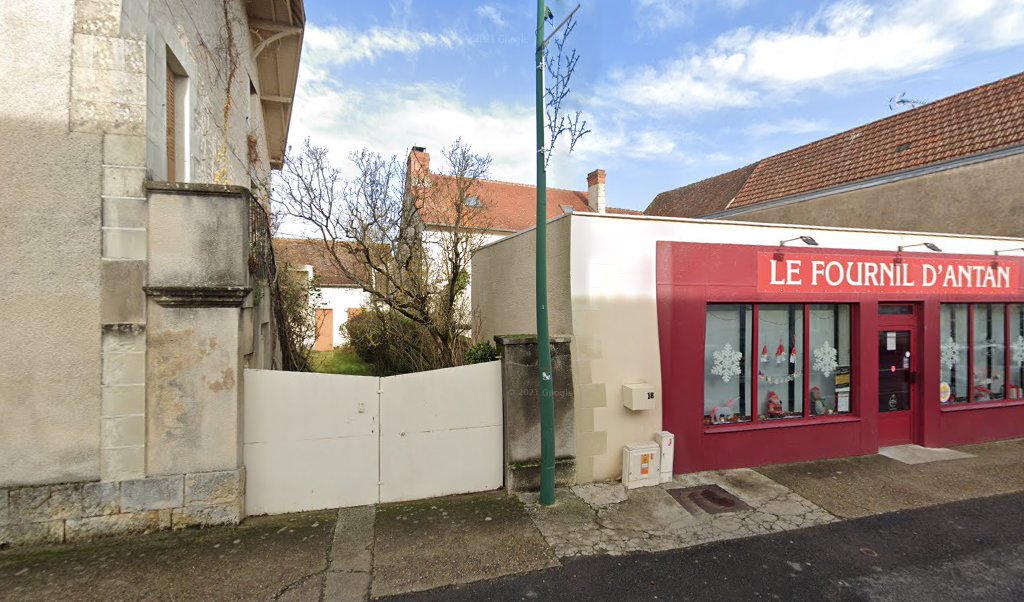 Retrouvez toutes les informations de contacts et horaires d&rsquo;ouverture pour Relais Pickup LE FOURNIL D ANTAN situé à Coussay les bois dans le département Vienne (86). Pour effectuer envoyer vos colis (colissimo, chronopost, suivi colis), une gestion bancaire (banque postal, [&hellip;]