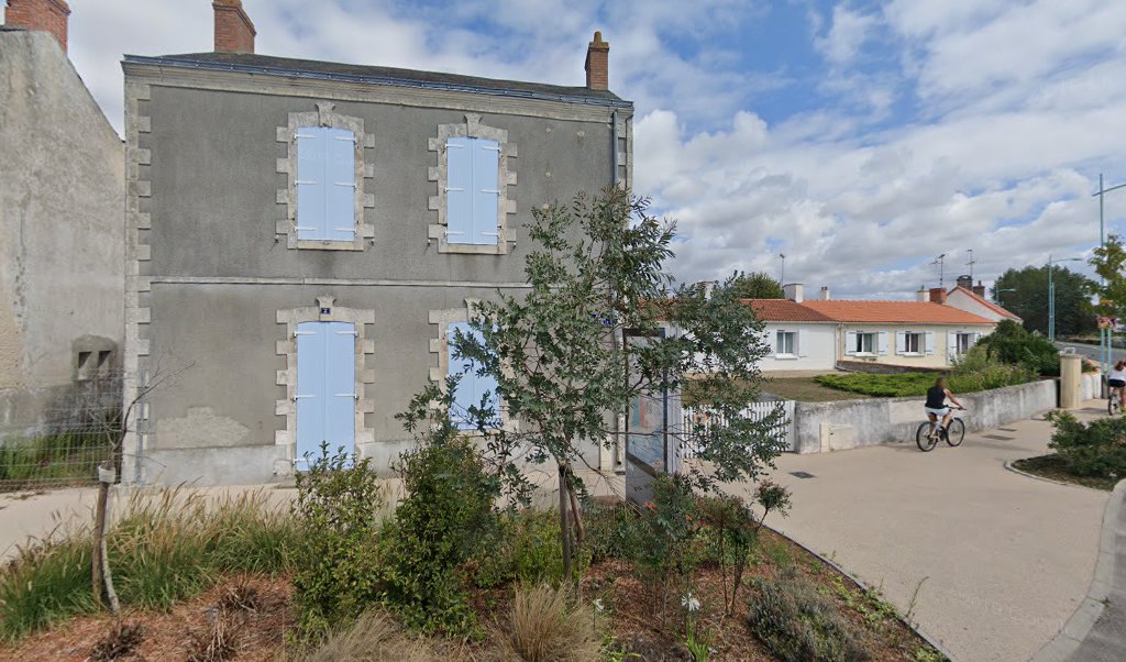 Retrouvez toutes les informations de contacts et horaires d&rsquo;ouverture pour Relais Pickup SUPER U DRIVE situé à St jean de monts dans le département Vendée (85). Pour effectuer envoyer vos colis (colissimo, chronopost, suivi colis), une gestion bancaire (banque postal, [&hellip;]