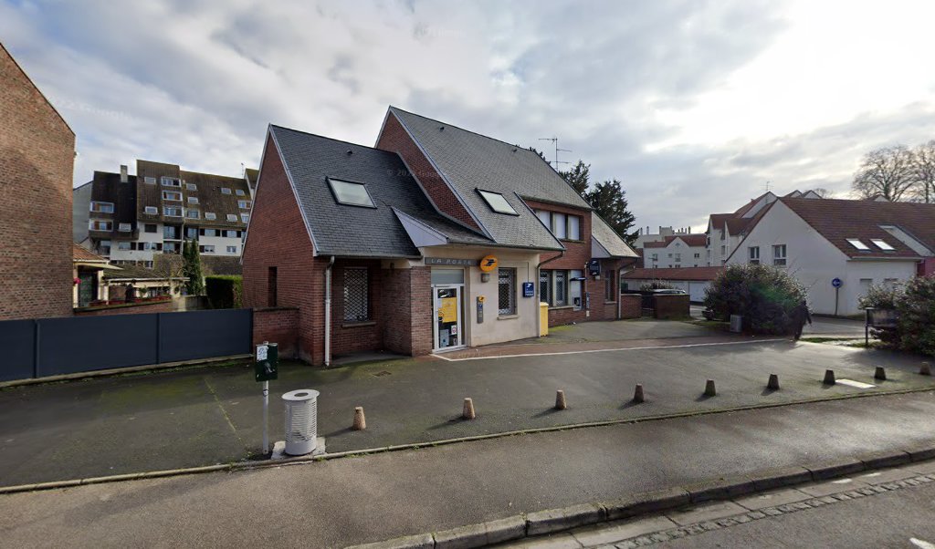 Retrouvez toutes les informations de contacts et horaires d&rsquo;ouverture pour La Poste AMIENS FAUBOURG DE HEM situé à Amiens dans le département Somme (80). Pour effectuer envoyer vos colis (colissimo, chronopost, suivi colis), une gestion bancaire (banque postal, French Bank), [&hellip;]