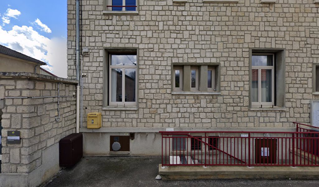 Retrouvez toutes les informations de contacts et horaires d&rsquo;ouverture pour La Poste Agence Communale SOMMESOUS Mairie situé à Sommesous dans le département Marne (51). Pour effectuer envoyer vos colis (colissimo, chronopost, suivi colis), une gestion bancaire (banque postal, French Bank), [&hellip;]