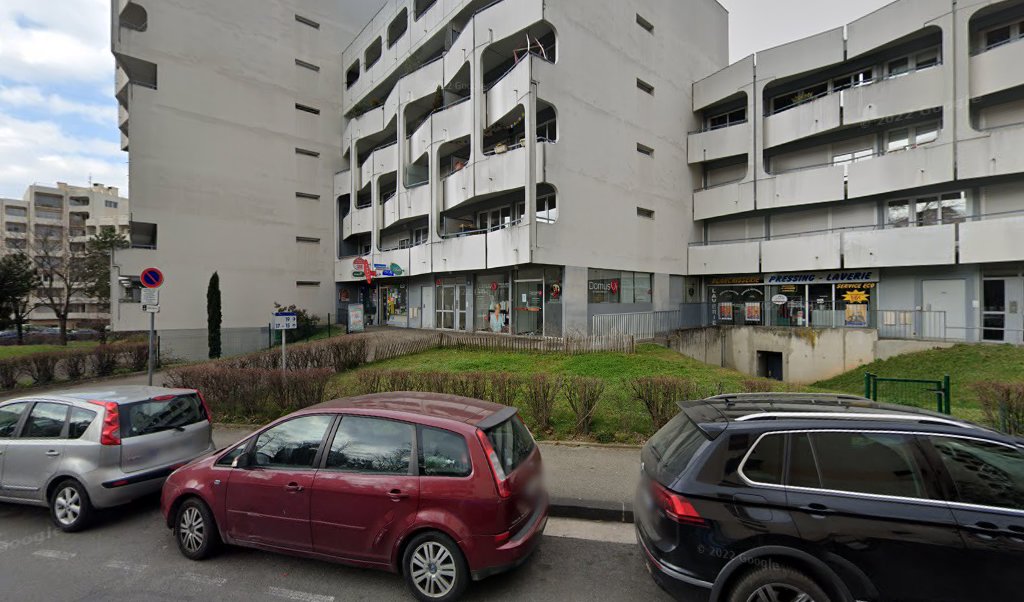 Retrouvez toutes les informations de contacts et horaires d&rsquo;ouverture pour La Poste Relais LYON Buraliste situé à Lyon dans le département Rhône (69). Pour effectuer envoyer vos colis (colissimo, chronopost, suivi colis), une gestion bancaire (banque postal, French Bank), votre [&hellip;]
