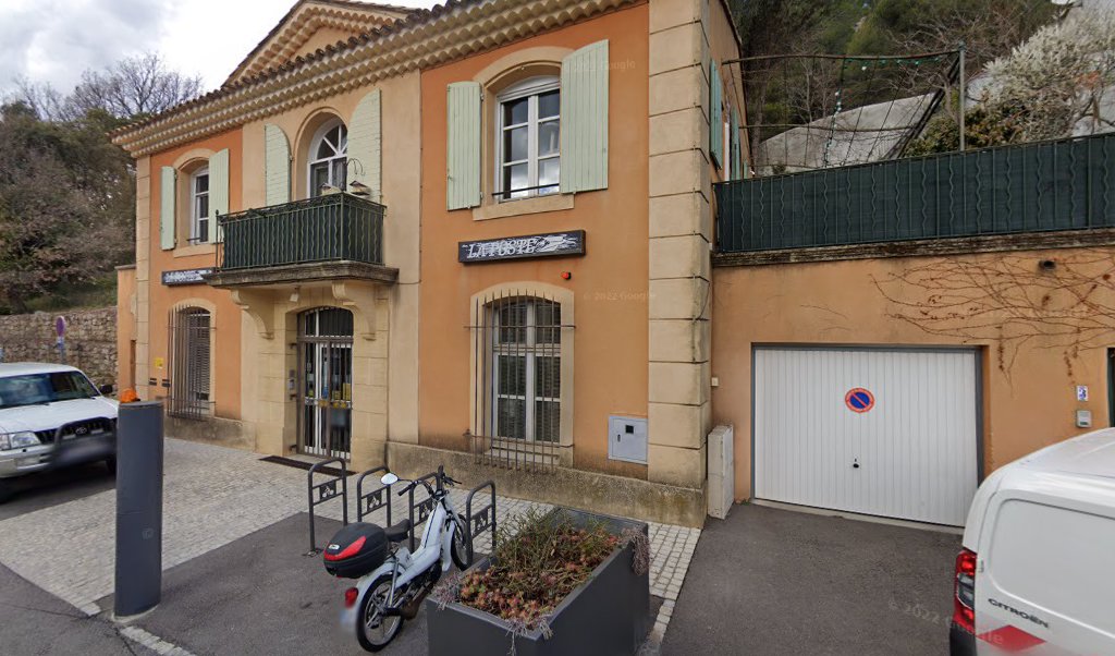 Retrouvez toutes les informations de contacts et horaires d&rsquo;ouverture pour La Poste VAUVENARGUES situé à Vauvenargues dans le département Bouches-du-Rhône (13). Pour effectuer envoyer vos colis (colissimo, chronopost, suivi colis), une gestion bancaire (banque postal, French Bank), votre courrier (suivi [&hellip;]