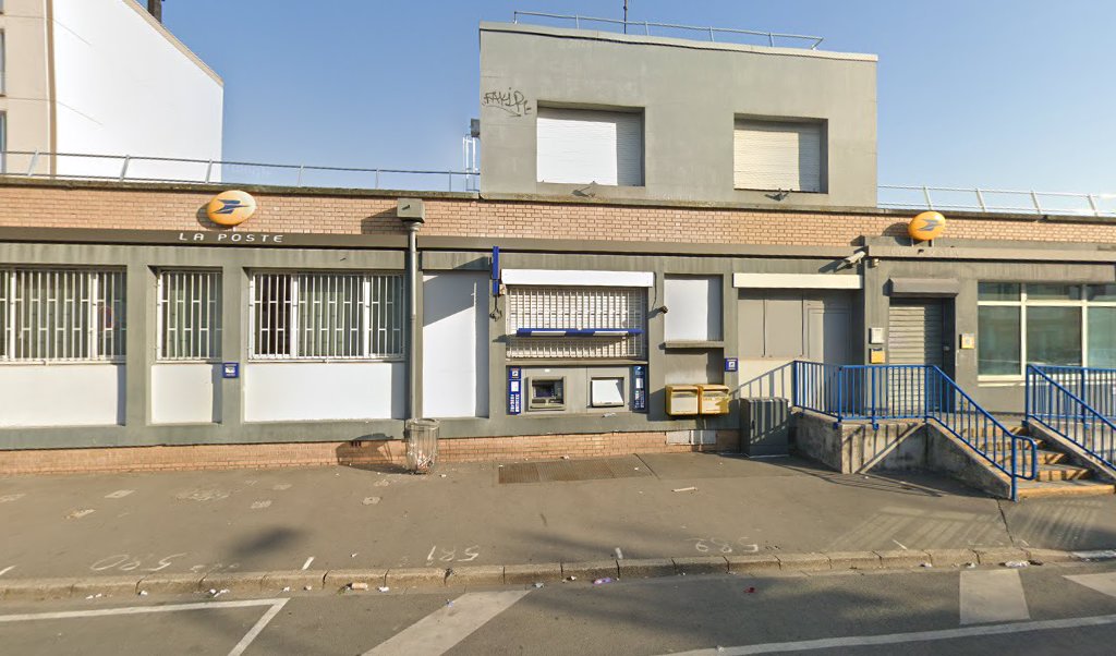 Retrouvez toutes les informations de contacts et horaires d&rsquo;ouverture pour La Poste HELLEMMES LILLE situé à Hellemmes lille dans le département Nord (59). Pour effectuer envoyer vos colis (colissimo, chronopost, suivi colis), une gestion bancaire (banque postal, French Bank), votre [&hellip;]