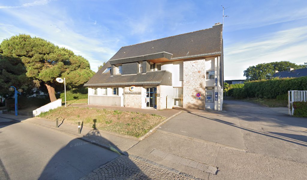 Retrouvez toutes les informations de contacts et horaires d&rsquo;ouverture pour La Poste SAINT AVE situé à Saint-avé dans le département Morbihan (56). Pour effectuer envoyer vos colis (colissimo, chronopost, suivi colis), une gestion bancaire (banque postal, French Bank), votre courrier [&hellip;]