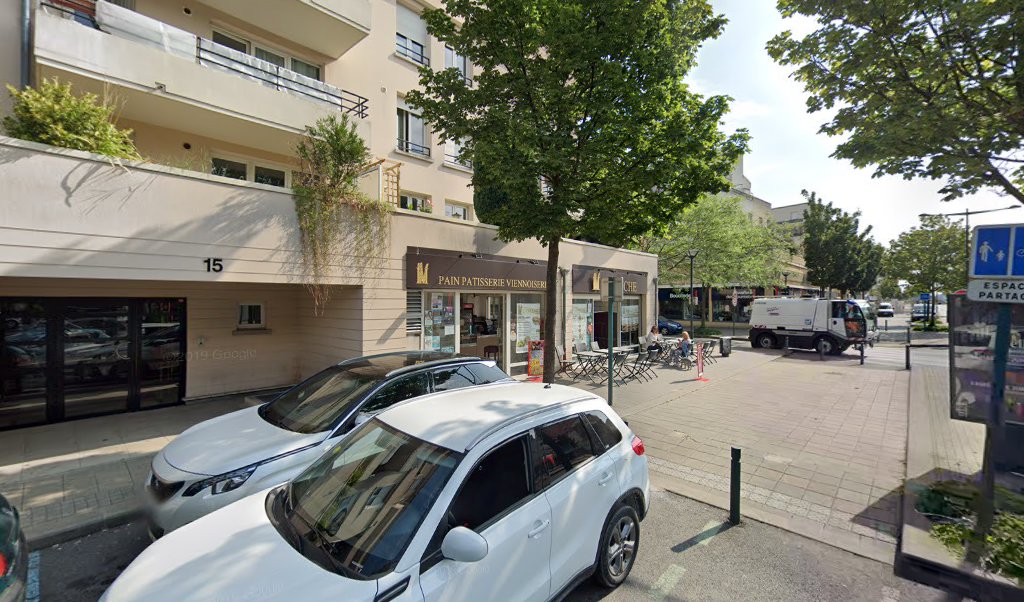 Retrouvez toutes les informations de contacts et horaires d&rsquo;ouverture pour Relais Pickup JGH EURO EXO MARCHE situé à Chelles dans le département Seine-et-Marne (77). Pour effectuer envoyer vos colis (colissimo, chronopost, suivi colis), une gestion bancaire (banque postal, French Bank), [&hellip;]