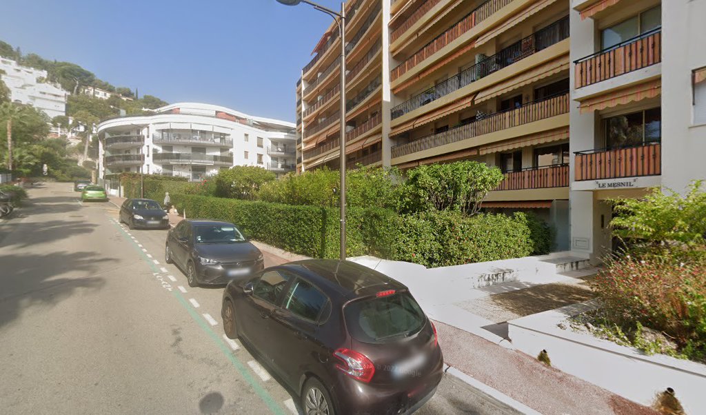 Retrouvez toutes les informations de contacts et horaires d&rsquo;ouverture pour La Poste ROQUEBRUNE CAP MARTIN CARNOLES situé à Roquebrune cap martin dans le département Alpes-Maritimes (06). Pour effectuer envoyer vos colis (colissimo, chronopost, suivi colis), une gestion bancaire (banque postal, [&hellip;]