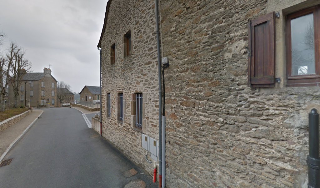 Retrouvez toutes les informations de contacts et horaires d&rsquo;ouverture pour La Poste Agence Communale CALMONT Mairie situé à Calmont dans le département Aveyron (12). Pour effectuer envoyer vos colis (colissimo, chronopost, suivi colis), une gestion bancaire (banque postal, French Bank), [&hellip;]