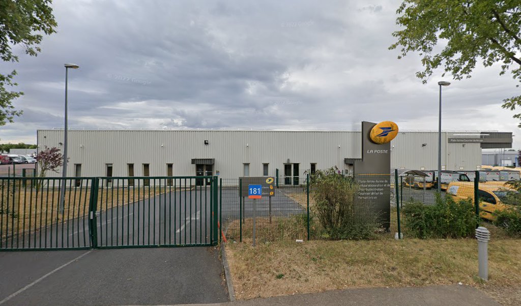 Retrouvez toutes les informations de contacts et horaires d&rsquo;ouverture pour Relais Pickup LA POSTE CARREPRO VERSON situé à Verson dans le département Calvados (14). Pour effectuer envoyer vos colis (colissimo, chronopost, suivi colis), une gestion bancaire (banque postal, French Bank), [&hellip;]