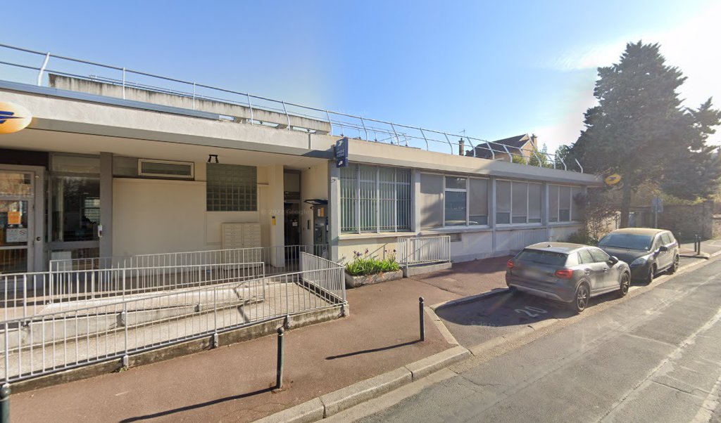 Retrouvez toutes les informations de contacts et horaires d&rsquo;ouverture pour La Poste CHATOU situé à Chatou dans le département Yvelines (78). Pour effectuer envoyer vos colis (colissimo, chronopost, suivi colis), une gestion bancaire (banque postal, French Bank), votre courrier (suivi [&hellip;]