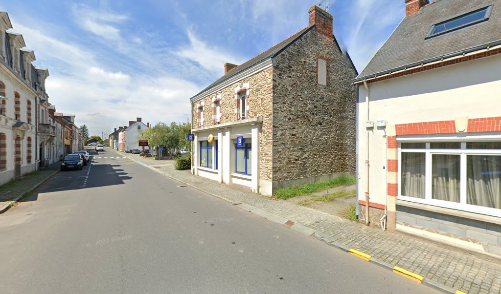 Retrouvez toutes les informations de contacts et horaires d&rsquo;ouverture pour La Poste Agence Communale BOUVRON MAIRIE situé à Bouvron dans le département Loire-Atlantique (44). Pour effectuer envoyer vos colis (colissimo, chronopost, suivi colis), une gestion bancaire (banque postal, French Bank), [&hellip;]