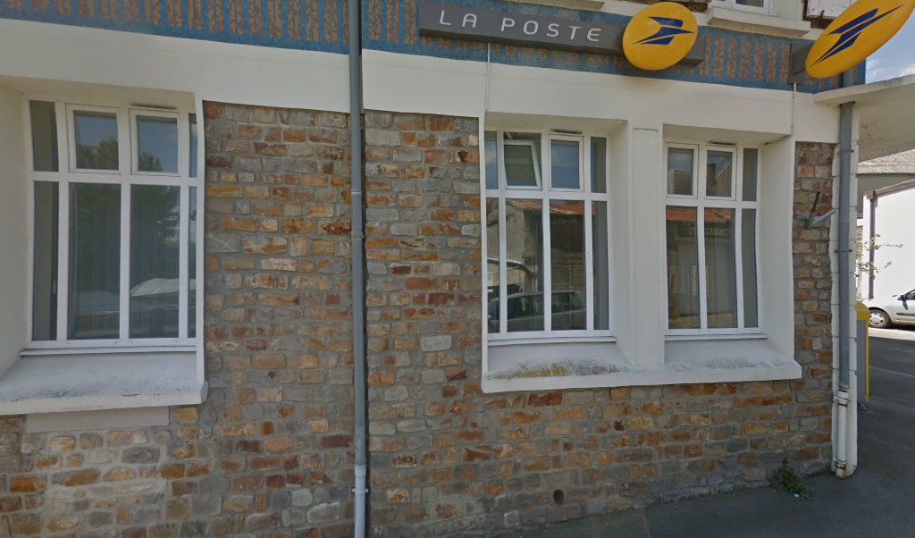 Retrouvez toutes les informations de contacts et horaires d&rsquo;ouverture pour La Poste SAINT SAUVEUR LE VICOMTE situé à St sauveur le vicomte dans le département Manche (50). Pour effectuer envoyer vos colis (colissimo, chronopost, suivi colis), une gestion bancaire (banque [&hellip;]