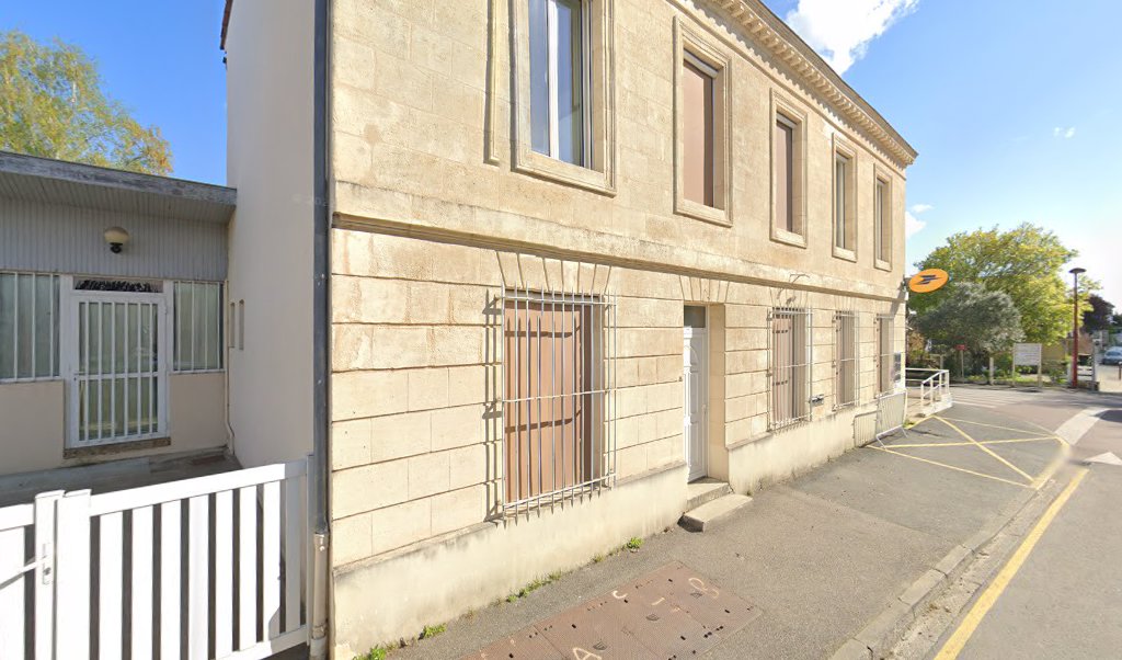 Retrouvez toutes les informations de contacts et horaires d&rsquo;ouverture pour La Poste LATRESNE situé à Latresne dans le département Gironde (33). Pour effectuer envoyer vos colis (colissimo, chronopost, suivi colis), une gestion bancaire (banque postal, French Bank), votre courrier (suivi [&hellip;]