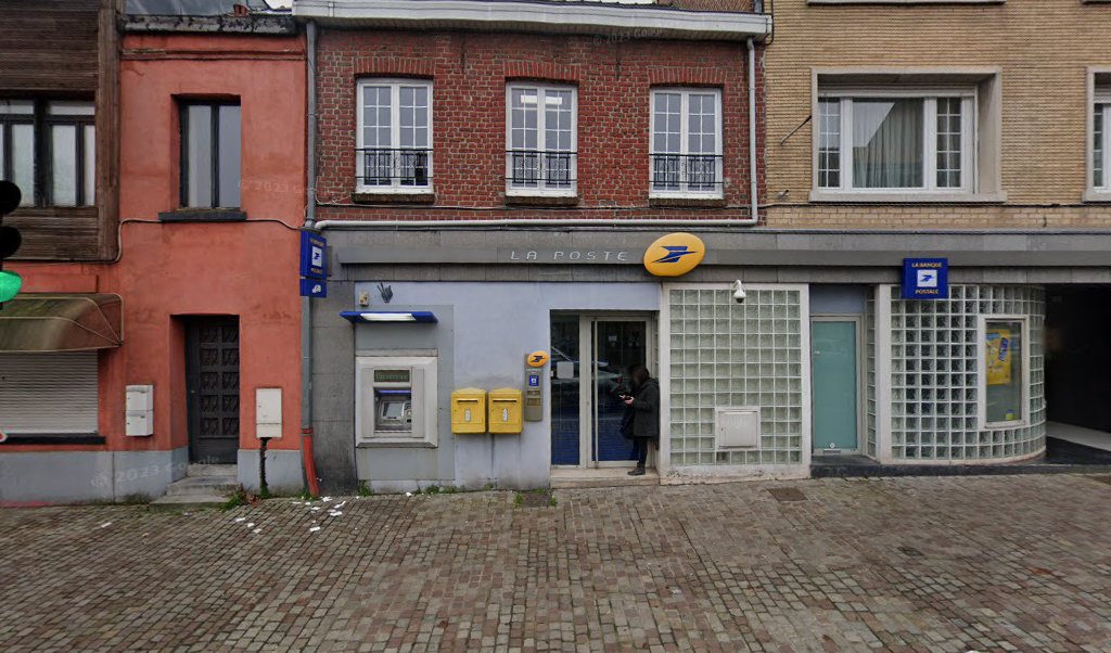 Retrouvez toutes les informations de contacts et horaires d&rsquo;ouverture pour La Poste HALLUIN situé à Halluin dans le département Nord (59). Pour effectuer envoyer vos colis (colissimo, chronopost, suivi colis), une gestion bancaire (banque postal, French Bank), votre courrier (suivi [&hellip;]