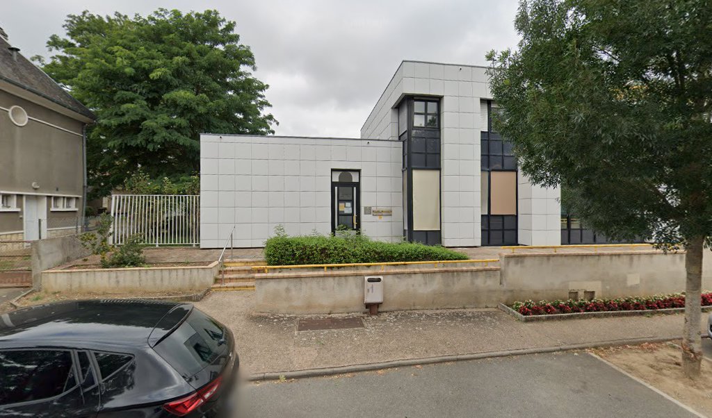 Retrouvez toutes les informations de contacts et horaires d&rsquo;ouverture pour La Poste SANCERGUES situé à Sancergues dans le département Cher (18). Pour effectuer envoyer vos colis (colissimo, chronopost, suivi colis), une gestion bancaire (banque postal, French Bank), votre courrier (suivi [&hellip;]