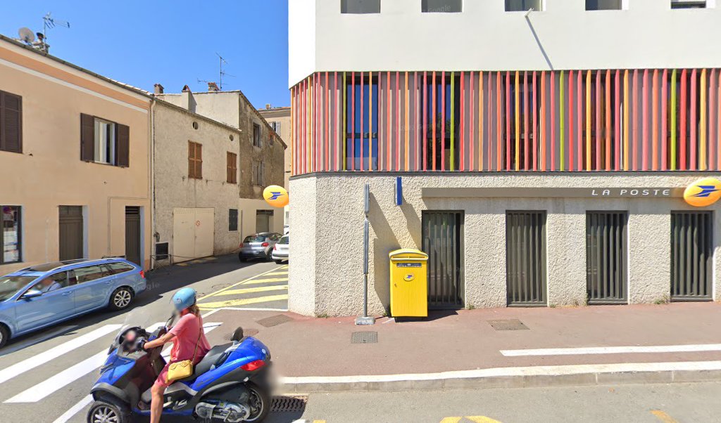 Retrouvez toutes les informations de contacts et horaires d&rsquo;ouverture pour La Poste VALLAURIS situé à Vallauris dans le département Alpes-Maritimes (06). Pour effectuer envoyer vos colis (colissimo, chronopost, suivi colis), une gestion bancaire (banque postal, French Bank), votre courrier (suivi [&hellip;]