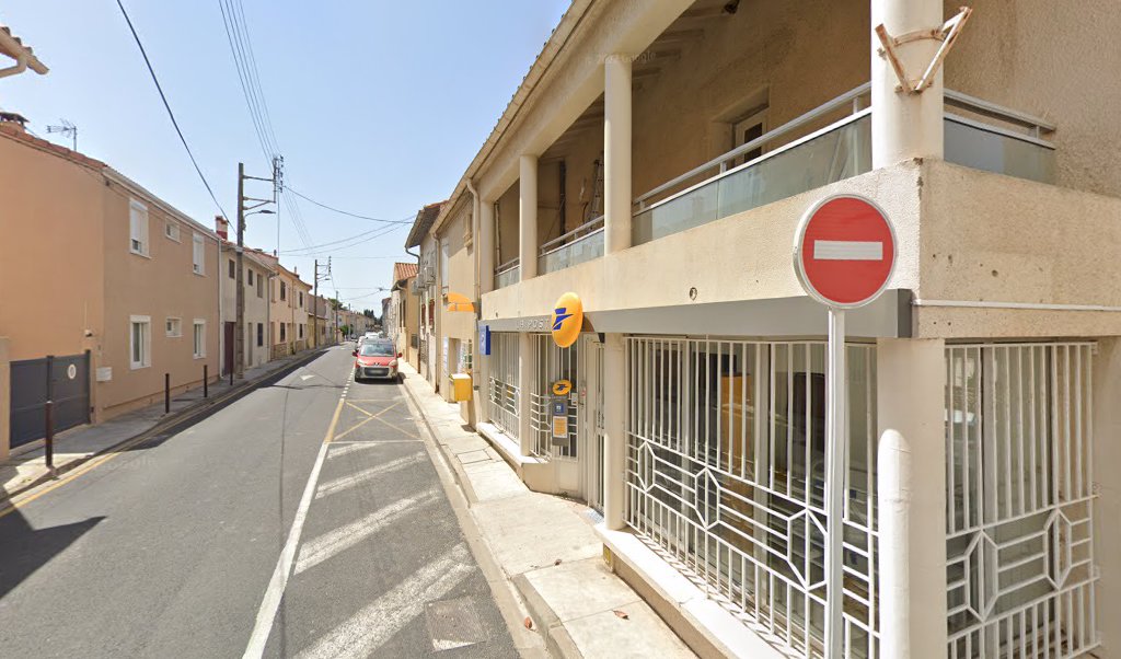 Retrouvez toutes les informations de contacts et horaires d&rsquo;ouverture pour La Poste CANET EN ROUSSILLON VILLE situé à Canet en roussillon dans le département Pyrénées-Orientales (66). Pour effectuer envoyer vos colis (colissimo, chronopost, suivi colis), une gestion bancaire (banque postal, [&hellip;]