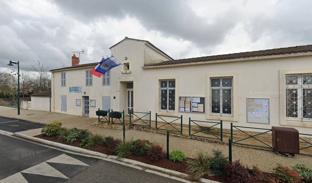 Retrouvez toutes les informations de contacts et horaires d&rsquo;ouverture pour La Poste Agence Communale LE THOU Mairie situé à Le thou dans le département Charente-Maritime (17). Pour effectuer envoyer vos colis (colissimo, chronopost, suivi colis), une gestion bancaire (banque postal, [&hellip;]
