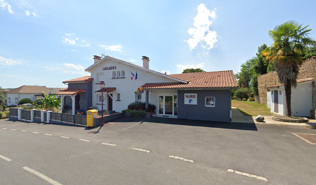 Retrouvez toutes les informations de contacts et horaires d&rsquo;ouverture pour La Poste Agence Communale LASLADES Mairie situé à Laslades dans le département Hautes-Pyrénées (65). Pour effectuer envoyer vos colis (colissimo, chronopost, suivi colis), une gestion bancaire (banque postal, French Bank), [&hellip;]