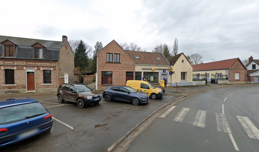 Retrouvez toutes les informations de contacts et horaires d&rsquo;ouverture pour La Poste AILLY LE HAUT CLOCHER situé à Ailly le haut clocher dans le département Somme (80). Pour effectuer envoyer vos colis (colissimo, chronopost, suivi colis), une gestion bancaire (banque [&hellip;]