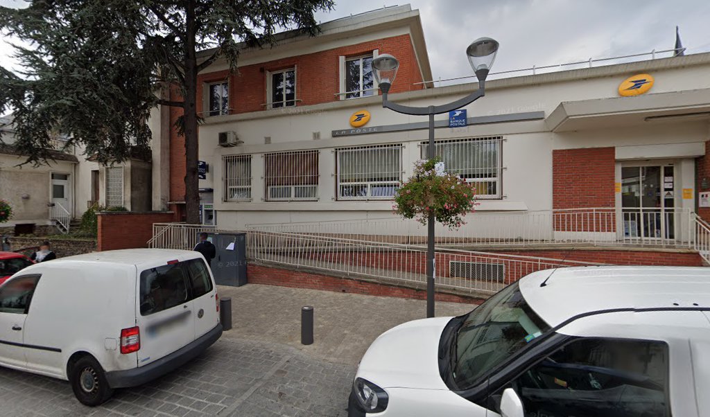 Retrouvez toutes les informations de contacts et horaires d&rsquo;ouverture pour La Poste BONNEUIL SUR MARNE situé à Bonneuil sur marne dans le département Val-de-Marne (94). Pour effectuer envoyer vos colis (colissimo, chronopost, suivi colis), une gestion bancaire (banque postal, French [&hellip;]