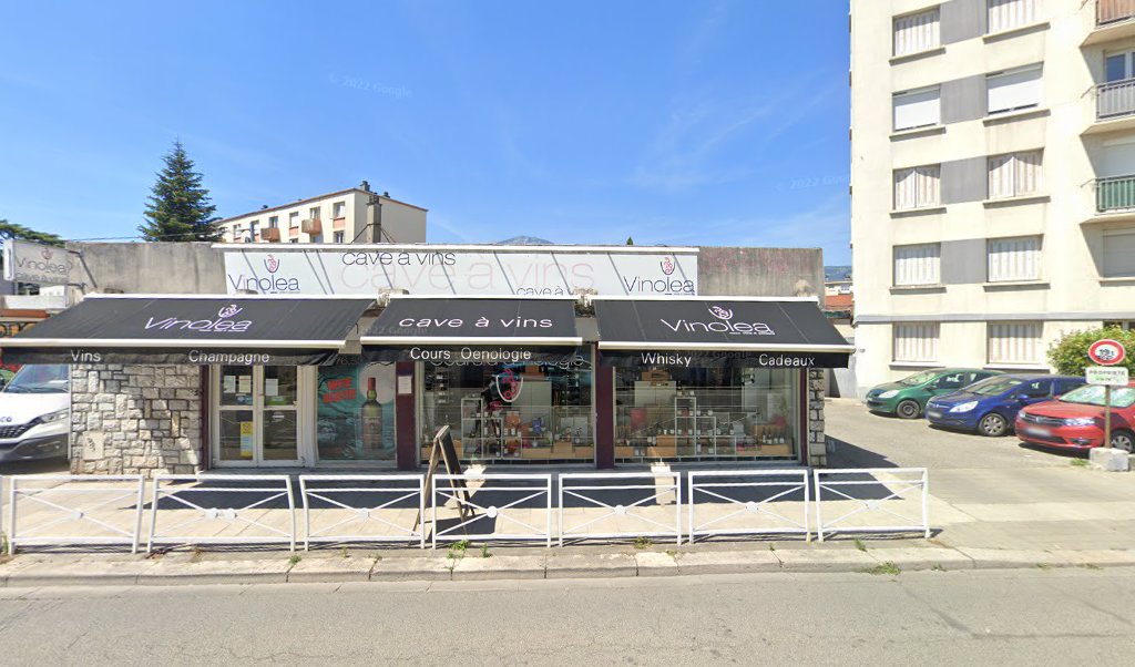 Retrouvez toutes les informations de contacts et horaires d&rsquo;ouverture pour Relais Pickup VINOLEA situé à Grenoble dans le département Isère (38). Pour effectuer envoyer vos colis (colissimo, chronopost, suivi colis), une gestion bancaire (banque postal, French Bank), votre courrier (suivi [&hellip;]