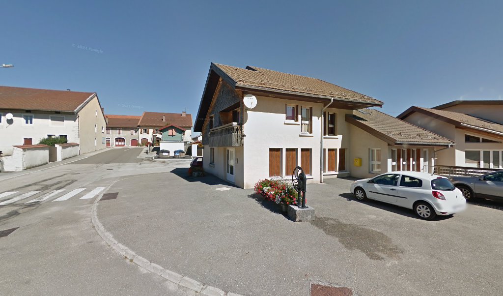 Retrouvez toutes les informations de contacts et horaires d&rsquo;ouverture pour La Poste Agence Communale LONGCHAUMOIS Mairie situé à Longchaumois dans le département Jura (39). Pour effectuer envoyer vos colis (colissimo, chronopost, suivi colis), une gestion bancaire (banque postal, French Bank), [&hellip;]