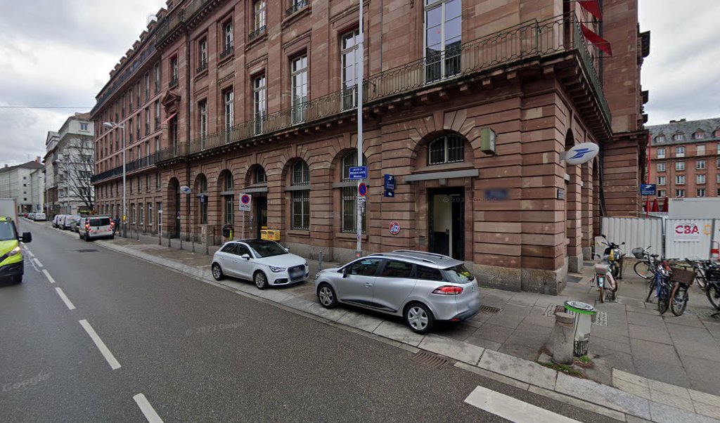 Retrouvez toutes les informations de contacts et horaires d&rsquo;ouverture pour La Poste STRASBOURG BOURSE situé à Strasbourg dans le département Bas-Rhin (67). Pour effectuer envoyer vos colis (colissimo, chronopost, suivi colis), une gestion bancaire (banque postal, French Bank), votre courrier [&hellip;]