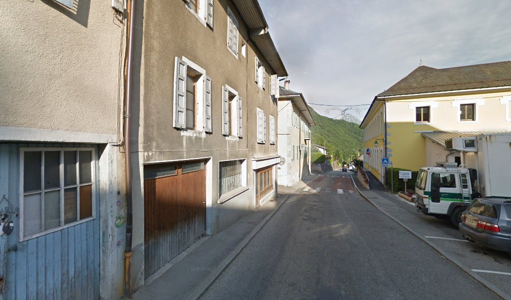 Retrouvez toutes les informations de contacts et horaires d&rsquo;ouverture pour La Poste Agence Communale LE CHATELARD MAIRIE situé à Le chatelard dans le département Savoie (73). Pour effectuer envoyer vos colis (colissimo, chronopost, suivi colis), une gestion bancaire (banque postal, [&hellip;]