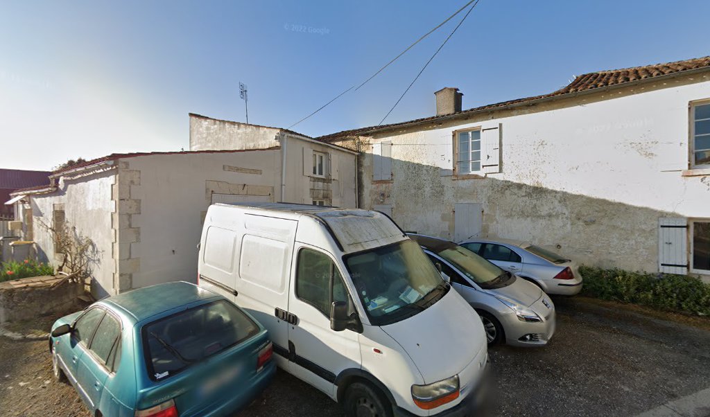 Retrouvez toutes les informations de contacts et horaires d&rsquo;ouverture pour La Poste Agence Communale BENON Mairie situé à Benon dans le département Charente-Maritime (17). Pour effectuer envoyer vos colis (colissimo, chronopost, suivi colis), une gestion bancaire (banque postal, French Bank), [&hellip;]