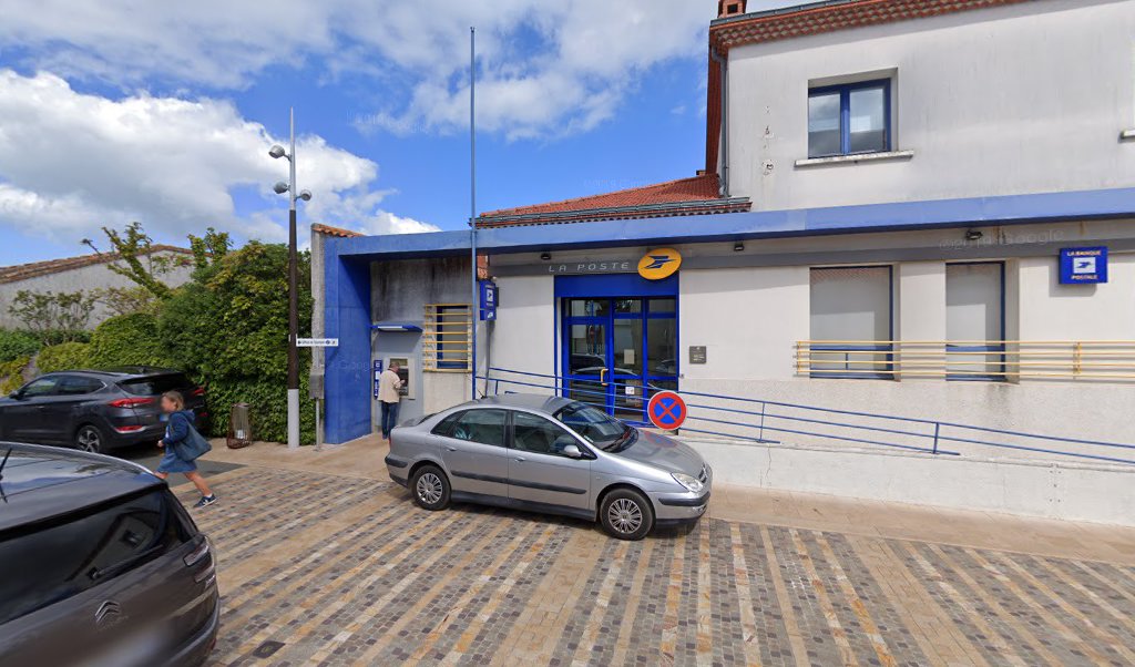 Retrouvez toutes les informations de contacts et horaires d&rsquo;ouverture pour La Poste LA TRANCHE SUR MER situé à La tranche sur mer dans le département Vendée (85). Pour effectuer envoyer vos colis (colissimo, chronopost, suivi colis), une gestion bancaire (banque [&hellip;]