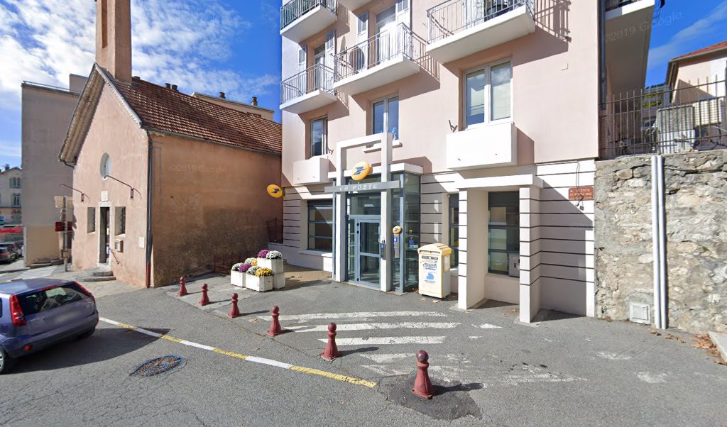 Retrouvez toutes les informations de contacts et horaires d&rsquo;ouverture pour La Poste VEYNES situé à Veynes dans le département Hautes-Alpes (05). Pour effectuer envoyer vos colis (colissimo, chronopost, suivi colis), une gestion bancaire (banque postal, French Bank), votre courrier (suivi [&hellip;]