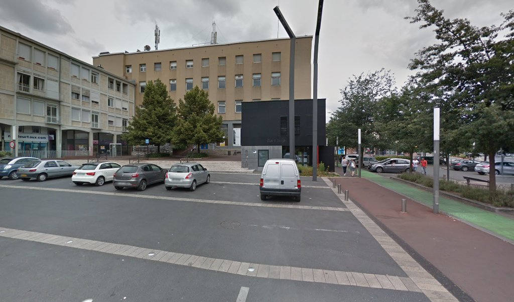 Retrouvez toutes les informations de contacts et horaires d&rsquo;ouverture pour La Poste DOUAI PRINCIPAL situé à Douai dans le département Nord (59). Pour effectuer envoyer vos colis (colissimo, chronopost, suivi colis), une gestion bancaire (banque postal, French Bank), votre courrier [&hellip;]