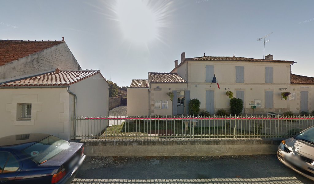Retrouvez toutes les informations de contacts et horaires d&rsquo;ouverture pour La Poste Agence Communale LES NOUILLERS Mairie situé à Les nouillers dans le département Charente-Maritime (17). Pour effectuer envoyer vos colis (colissimo, chronopost, suivi colis), une gestion bancaire (banque postal, [&hellip;]