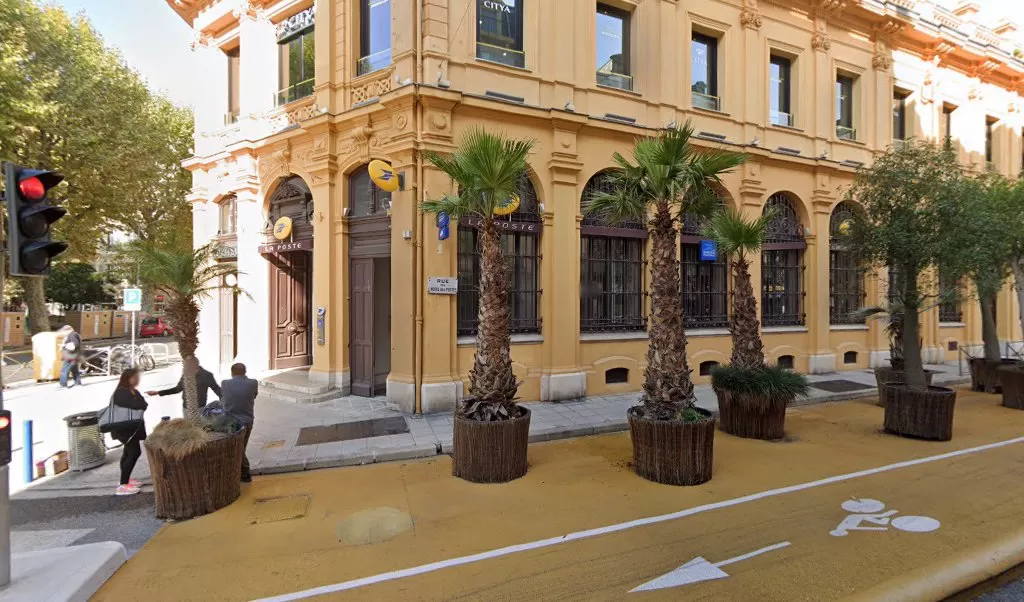 Retrouvez toutes les informations de contacts et horaires d&rsquo;ouverture pour La Poste NICE WILSON situé à Nice dans le département Alpes-Maritimes (06). Pour effectuer envoyer vos colis (colissimo, chronopost, suivi colis), une gestion bancaire (banque postal, French Bank), votre courrier [&hellip;]