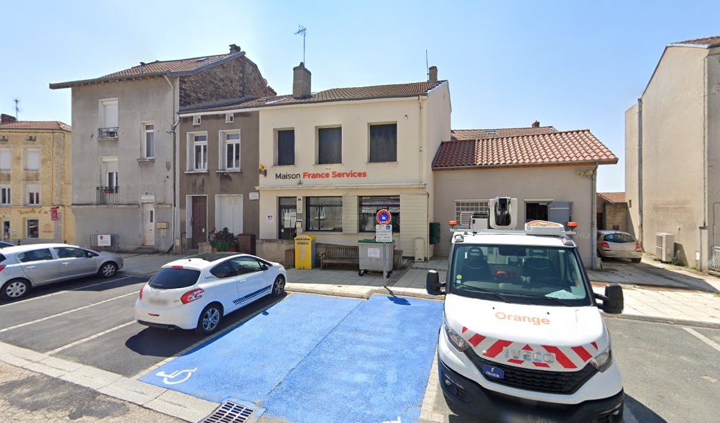 Retrouvez toutes les informations de contacts et horaires d&rsquo;ouverture pour La Poste Agence Communale ST JUST MALMONT MAIRIE situé à St just malmont dans le département Haute-Loire (43). Pour effectuer envoyer vos colis (colissimo, chronopost, suivi colis), une gestion bancaire [&hellip;]