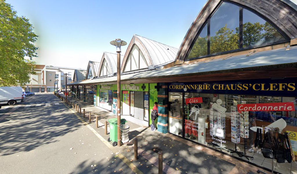 Retrouvez toutes les informations de contacts et horaires d&rsquo;ouverture pour Relais Pickup CORDONNERIE CHAUSS CLEFS situé à Orleans dans le département Loiret (45). Pour effectuer envoyer vos colis (colissimo, chronopost, suivi colis), une gestion bancaire (banque postal, French Bank), votre [&hellip;]