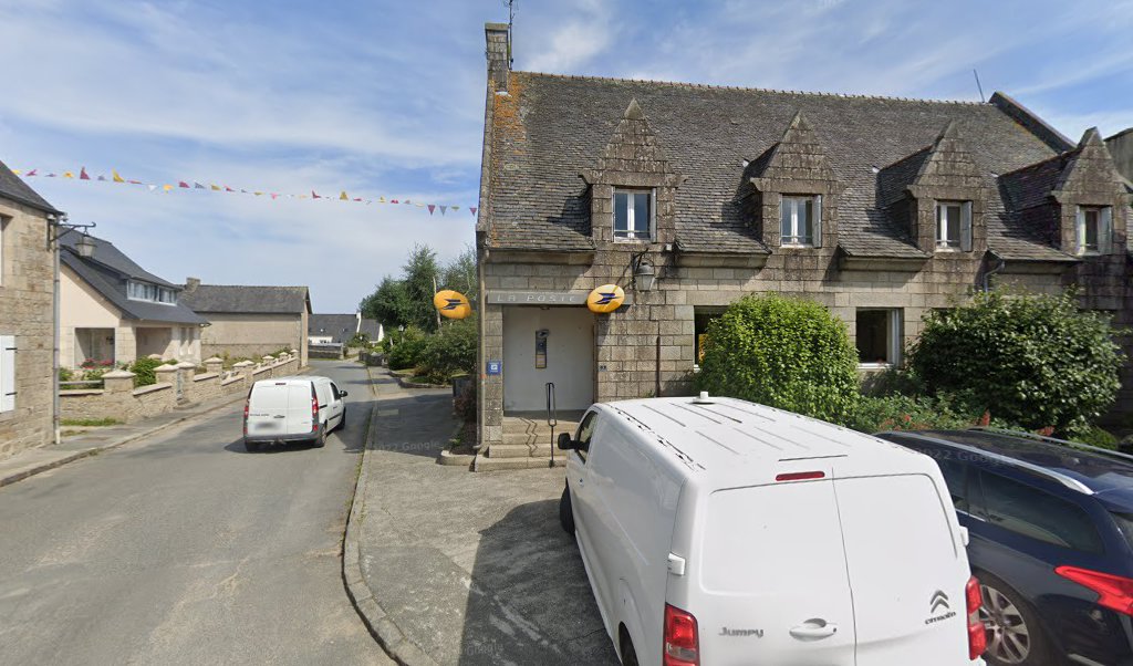 Retrouvez toutes les informations de contacts et horaires d&rsquo;ouverture pour La Poste GUERLESQUIN situé à Guerlesquin dans le département Finistère (29). Pour effectuer envoyer vos colis (colissimo, chronopost, suivi colis), une gestion bancaire (banque postal, French Bank), votre courrier (suivi [&hellip;]