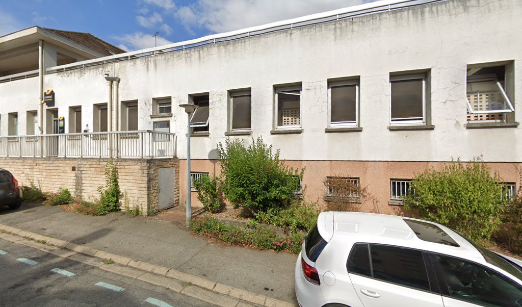 Retrouvez toutes les informations de contacts et horaires d&rsquo;ouverture pour La Poste Espace Clients Pro HOUDAN PDC1 situé à Houdan dans le département Yvelines (78). Pour effectuer envoyer vos colis (colissimo, chronopost, suivi colis), une gestion bancaire (banque postal, French [&hellip;]