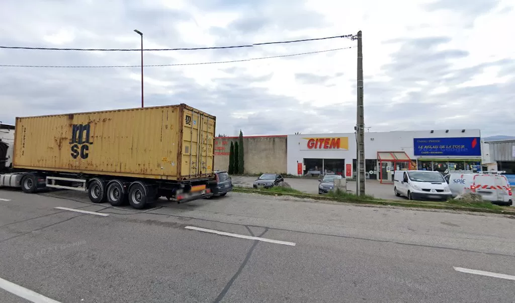 Retrouvez toutes les informations de contacts et horaires d&rsquo;ouverture pour Relais Pickup LE RELAIS DE LA TOUR situé à Mercurol veaunes dans le département Drôme (26). Pour effectuer envoyer vos colis (colissimo, chronopost, suivi colis), une gestion bancaire (banque postal, [&hellip;]