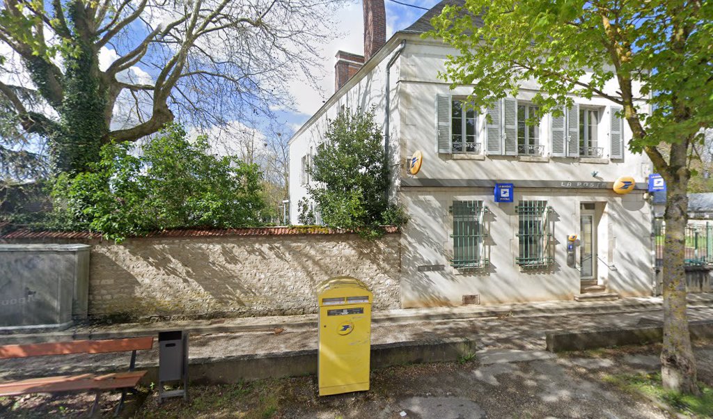 Retrouvez toutes les informations de contacts et horaires d&rsquo;ouverture pour La Poste CHABLIS situé à Chablis dans le département Yonne (89). Pour effectuer envoyer vos colis (colissimo, chronopost, suivi colis), une gestion bancaire (banque postal, French Bank), votre courrier (suivi [&hellip;]