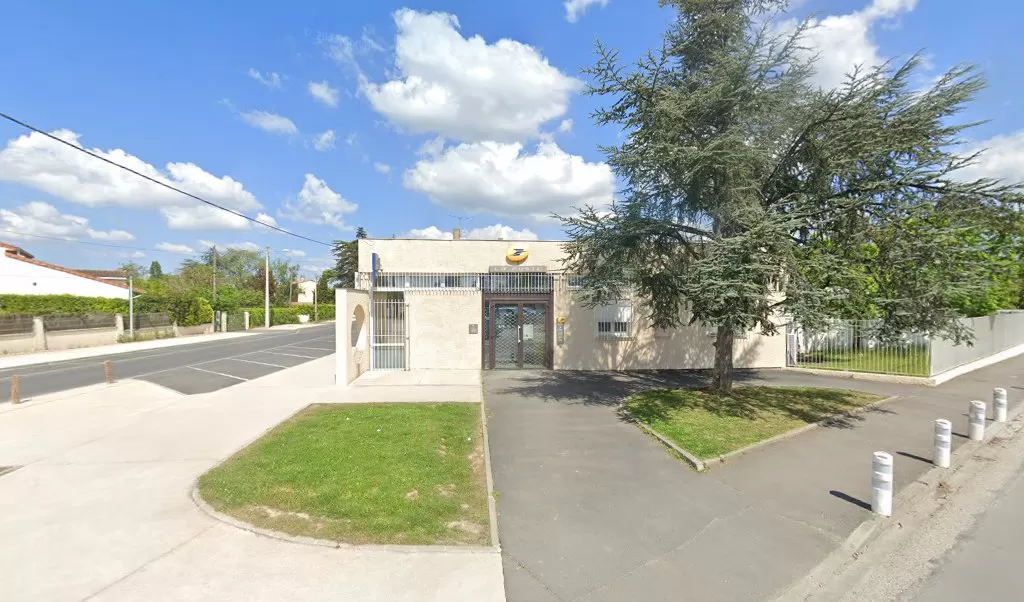 Retrouvez toutes les informations de contacts et horaires d&rsquo;ouverture pour La Poste Espace Clients Pro SAINT LOUBES PDC1 situé à St loubes dans le département Gironde (33). Pour effectuer envoyer vos colis (colissimo, chronopost, suivi colis), une gestion bancaire (banque [&hellip;]