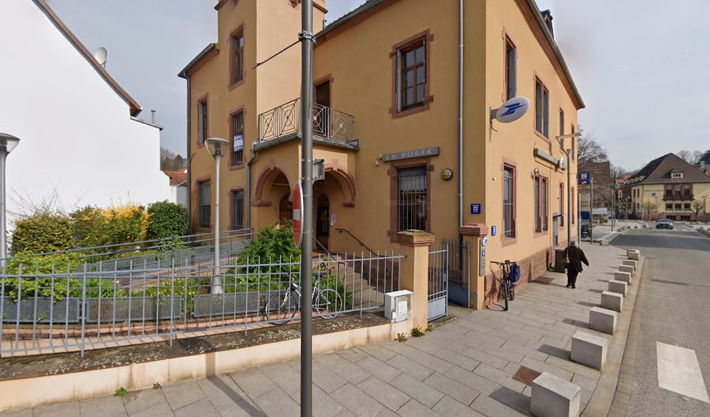 Retrouvez toutes les informations de contacts et horaires d&rsquo;ouverture pour La Poste NIEDERBRONN LES BAINS situé à Niederbronn les bains dans le département Bas-Rhin (67). Pour effectuer envoyer vos colis (colissimo, chronopost, suivi colis), une gestion bancaire (banque postal, French [&hellip;]