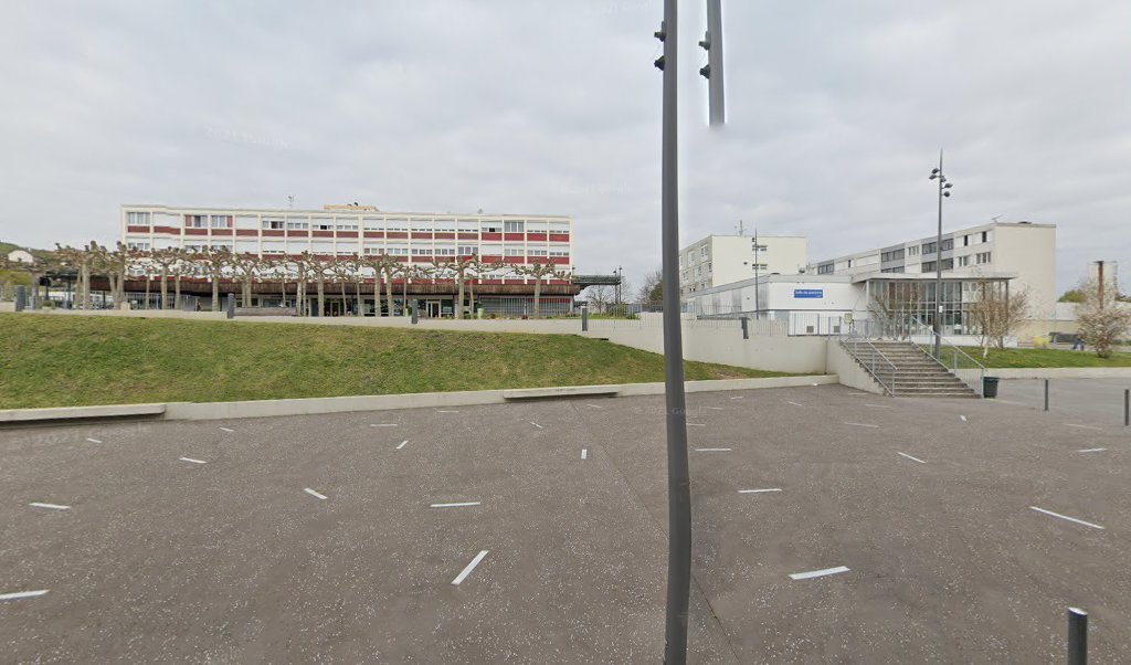 Retrouvez toutes les informations de contacts et horaires d&rsquo;ouverture pour Relais Pickup MAISON DE LA PRESSE situé à Mourenx dans le département Pyrénées Atlantiques (64). Pour effectuer envoyer vos colis (colissimo, chronopost, suivi colis), une gestion bancaire (banque postal, French [&hellip;]