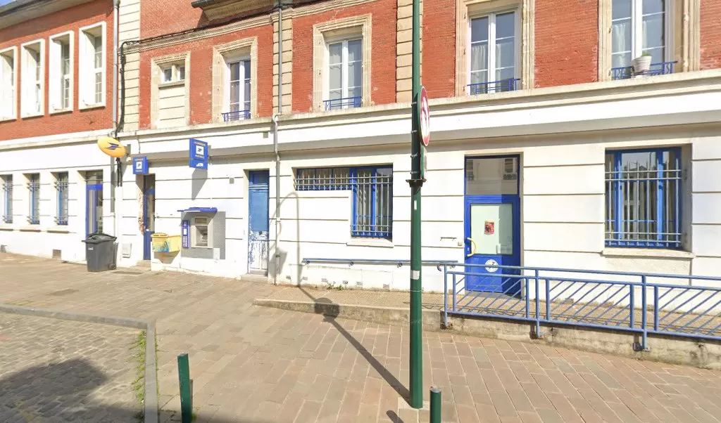 Retrouvez toutes les informations de contacts et horaires d&rsquo;ouverture pour La Poste CLERMONT situé à Clermont dans le département Oise (60). Pour effectuer envoyer vos colis (colissimo, chronopost, suivi colis), une gestion bancaire (banque postal, French Bank), votre courrier (suivi [&hellip;]